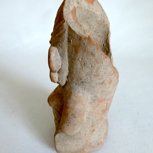 ANCIENT PRE-COLUMBIAN CLAY POTTERY EARTHENWARE SEATED FEMALE ARTIFACT (DAMAGED) - Picture 6 of 11